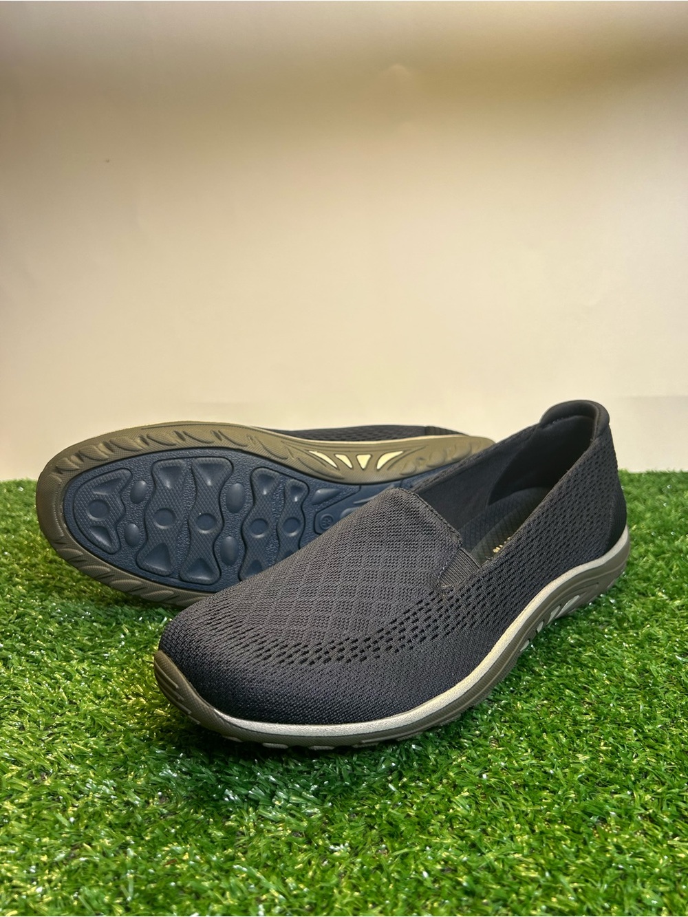 Skechers Relaxed Fit Navy Blue Mesh Slip On Sneakers Size 9